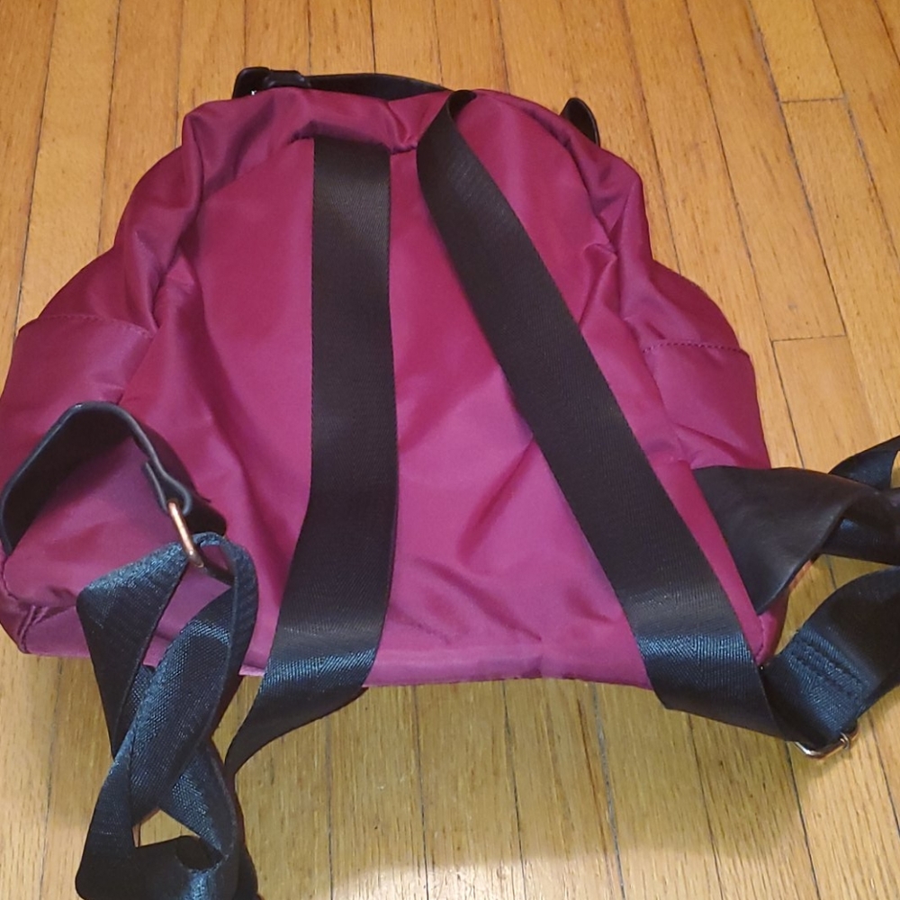 Backpack 🎒 - Picture 10 of 12